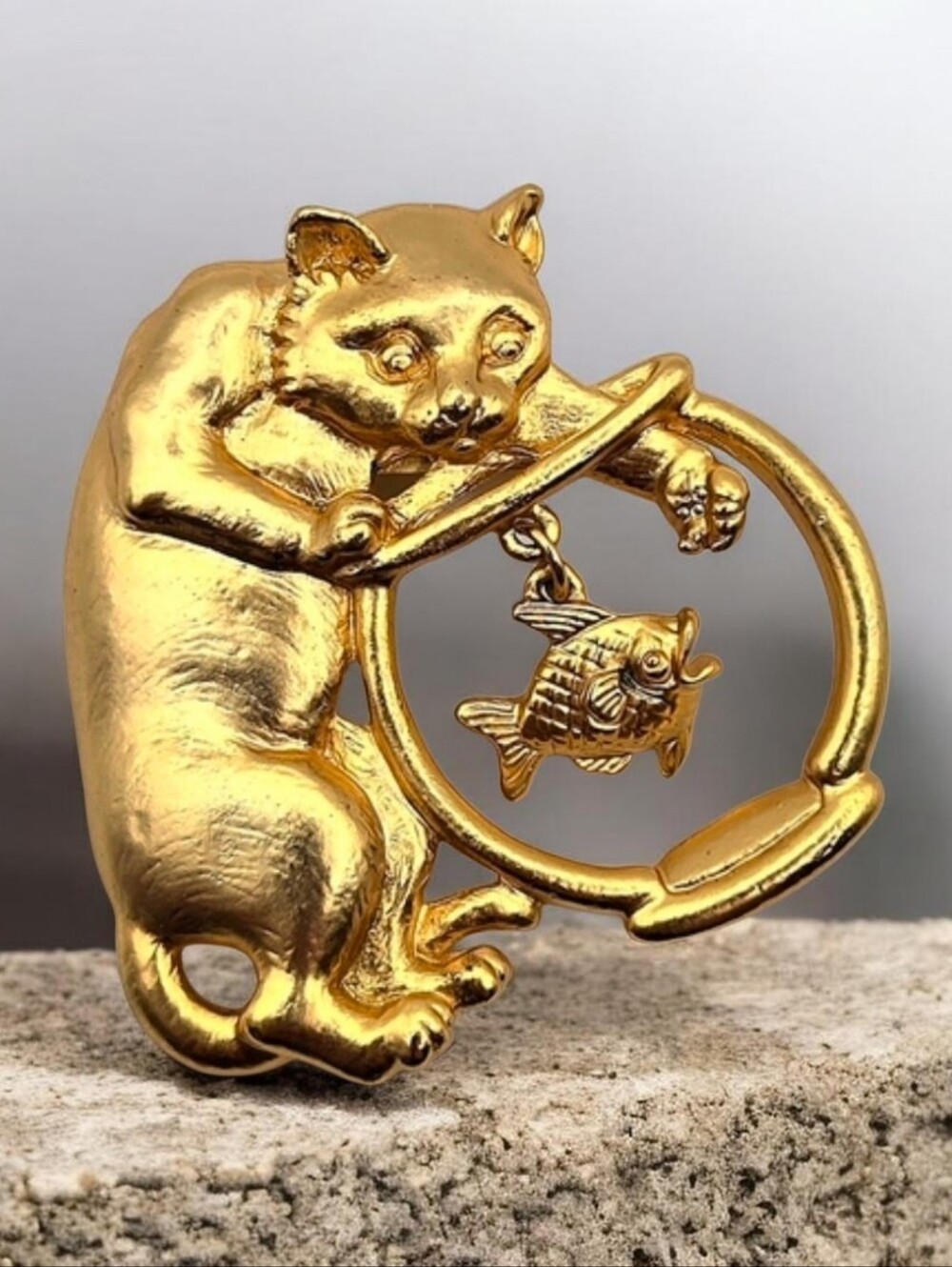 Vintage JJ Jonette Jewelry Gold Cat & Fishbowl Moving Brooch